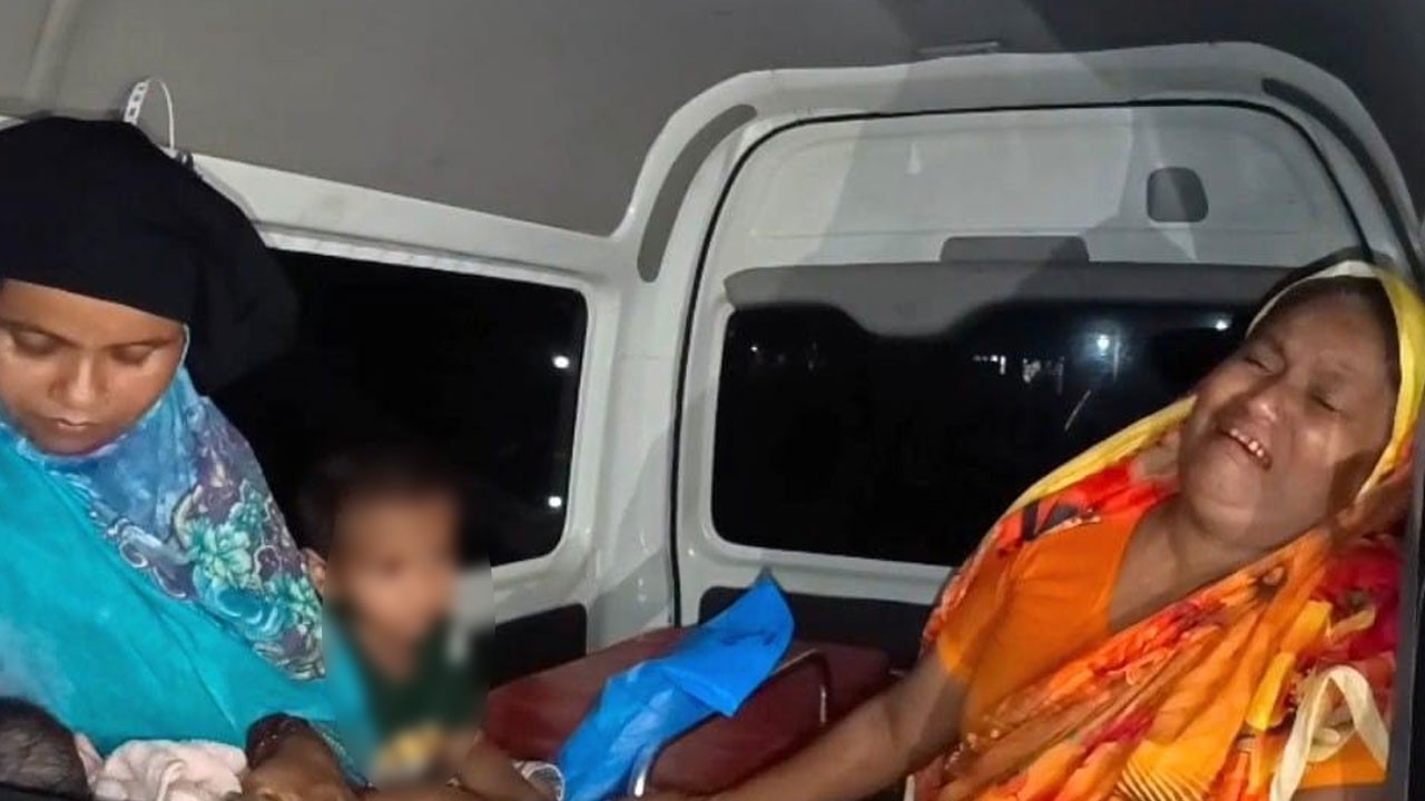 ৪০ মিনিট আটকা অ্যাম্বুলেন্স : প্রাণ গেল নবজাতকের