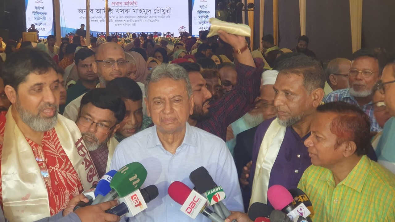 নিউইয়র্কের ঘটনায় আ. লীগের ভবিষ্যৎ আরও অনিশ্চিত  : আমীর খসরু